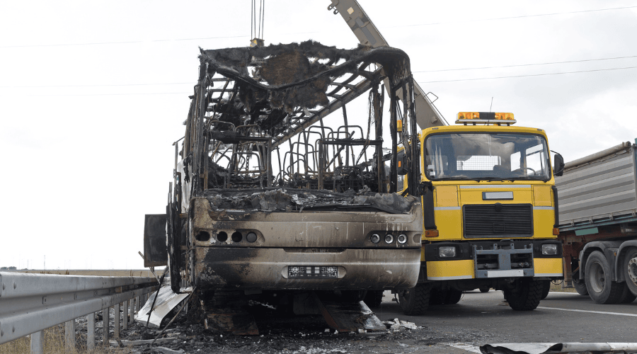 people die after bus fire